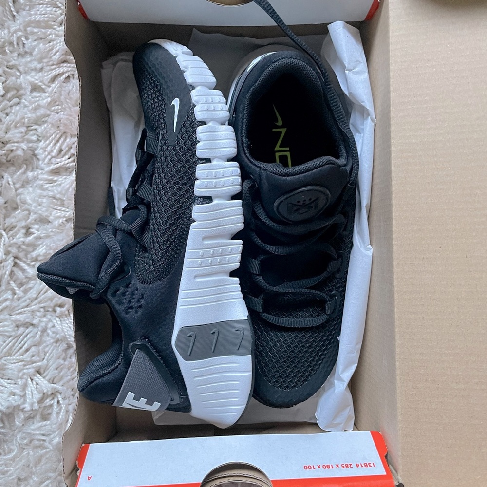 Nike FREE METCON 4. Black. Worn twice, no box